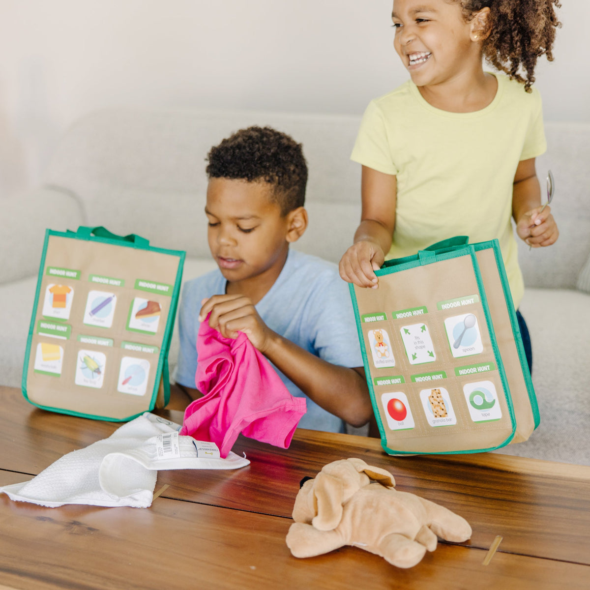 Let’s Explore Indoor/Outdoor Scavenger Hunt Play Set L3