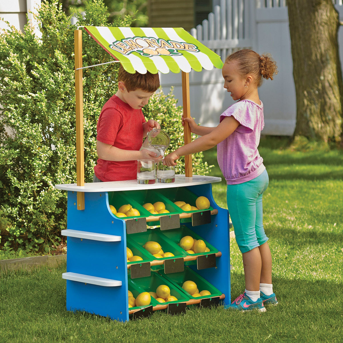 Wooden Grocery Store / Lemonade Stand R7