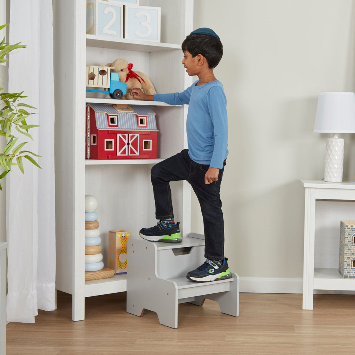 Wooden Step Stool – Gray J8